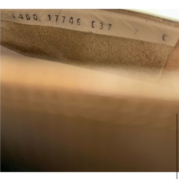 Salvatore Ferragamo tan loafers - Picture 5 of 5